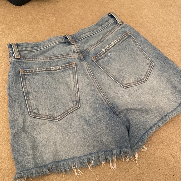 Abercrombie High Rise 4” Short - Picture 2 of 3